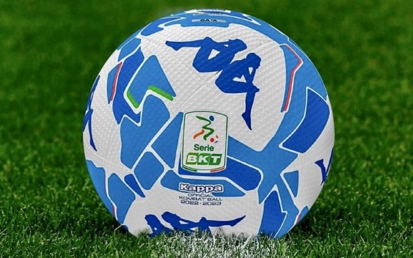 Il pallone della Serie BKT 2023-2024