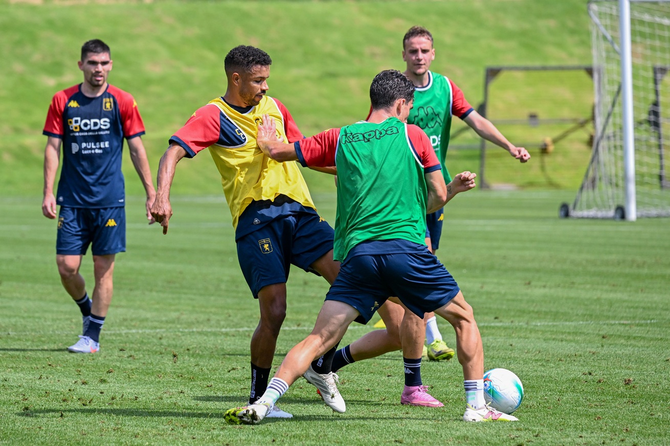 Genoa allenamento Messias