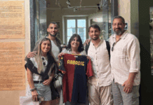 La famiglia di Julio Cesar Abbadie in visita al Museo del Genoa