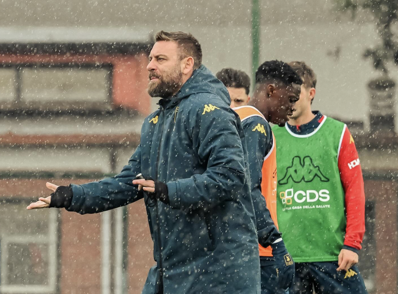 de rossi allenamento genoa acqua acetosa roma