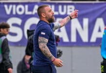 Fiorentina-Genoa | De Rossi dalla sala stampa: “Mi piacerebbe restare qui e portare il Grifone in Europa”